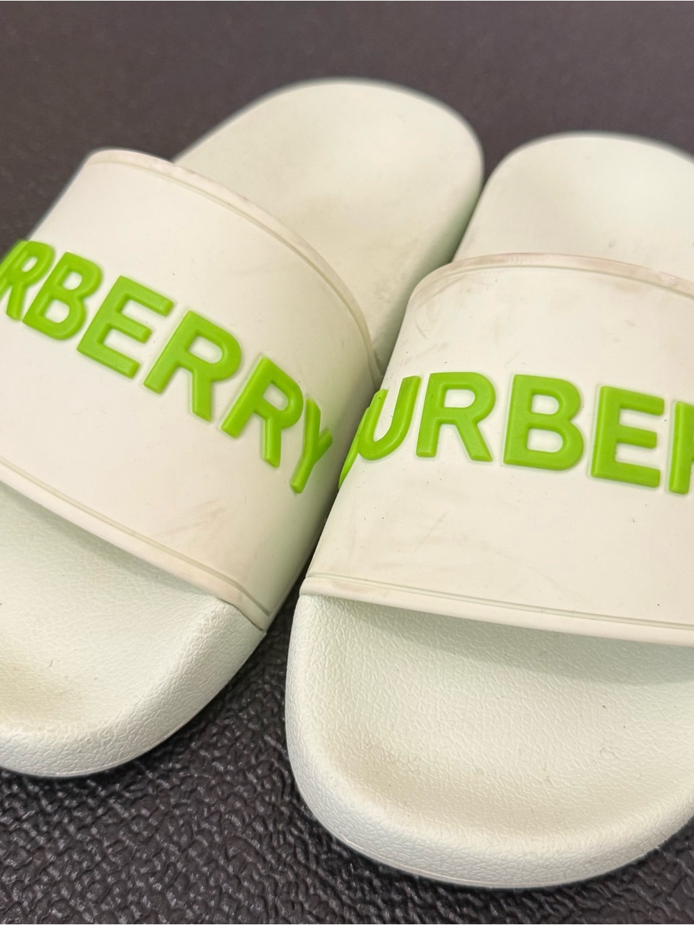 Burberry Slides W35